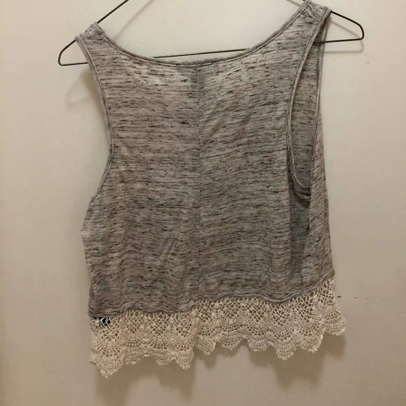 crop top - Picture 2 of 3